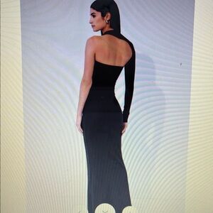 Elegant Black One-Shoulder Dress